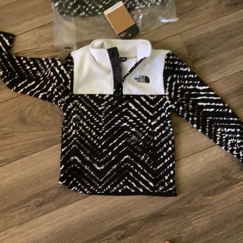 Brand New North Face Glacier 1/4 Snap Youth XS